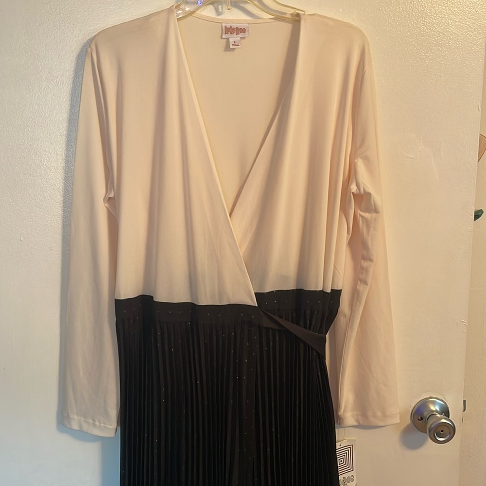 ⬛️⬛️ LuLaRoe DeAnne (size L) NWT